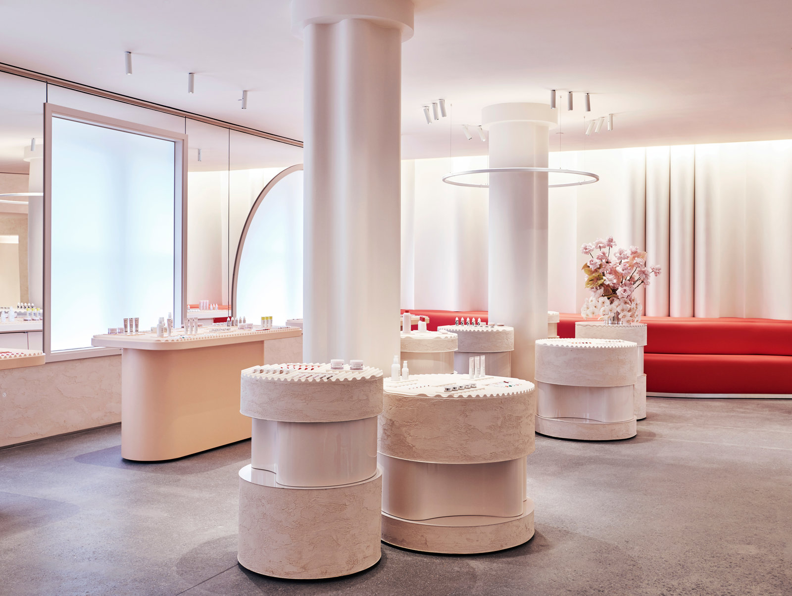 Glossier flagship showroom 1600 xxx q85